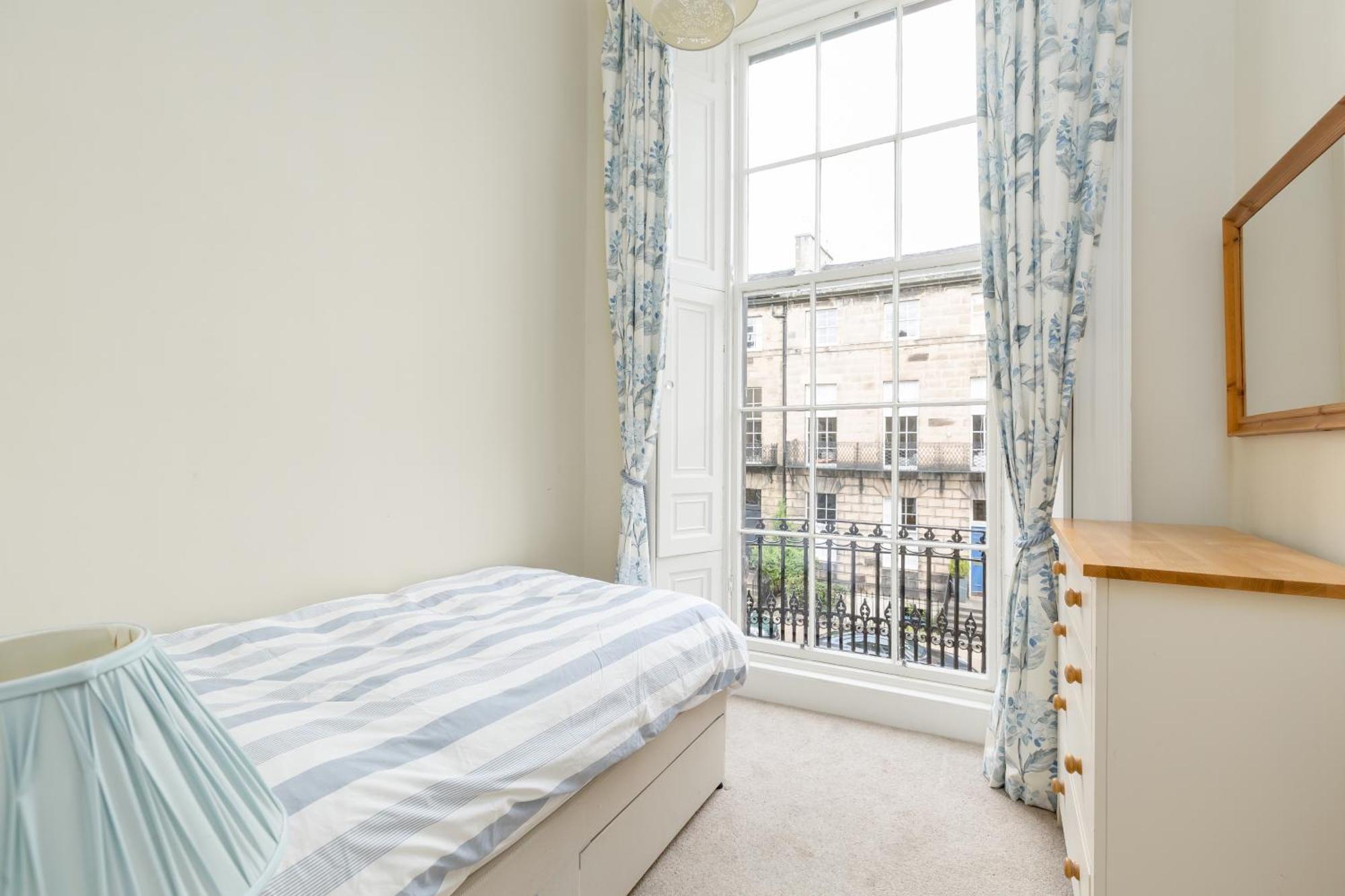 Light And Spacious 2 Bedroom Flat In Heart Of Edinburgh Luaran gambar