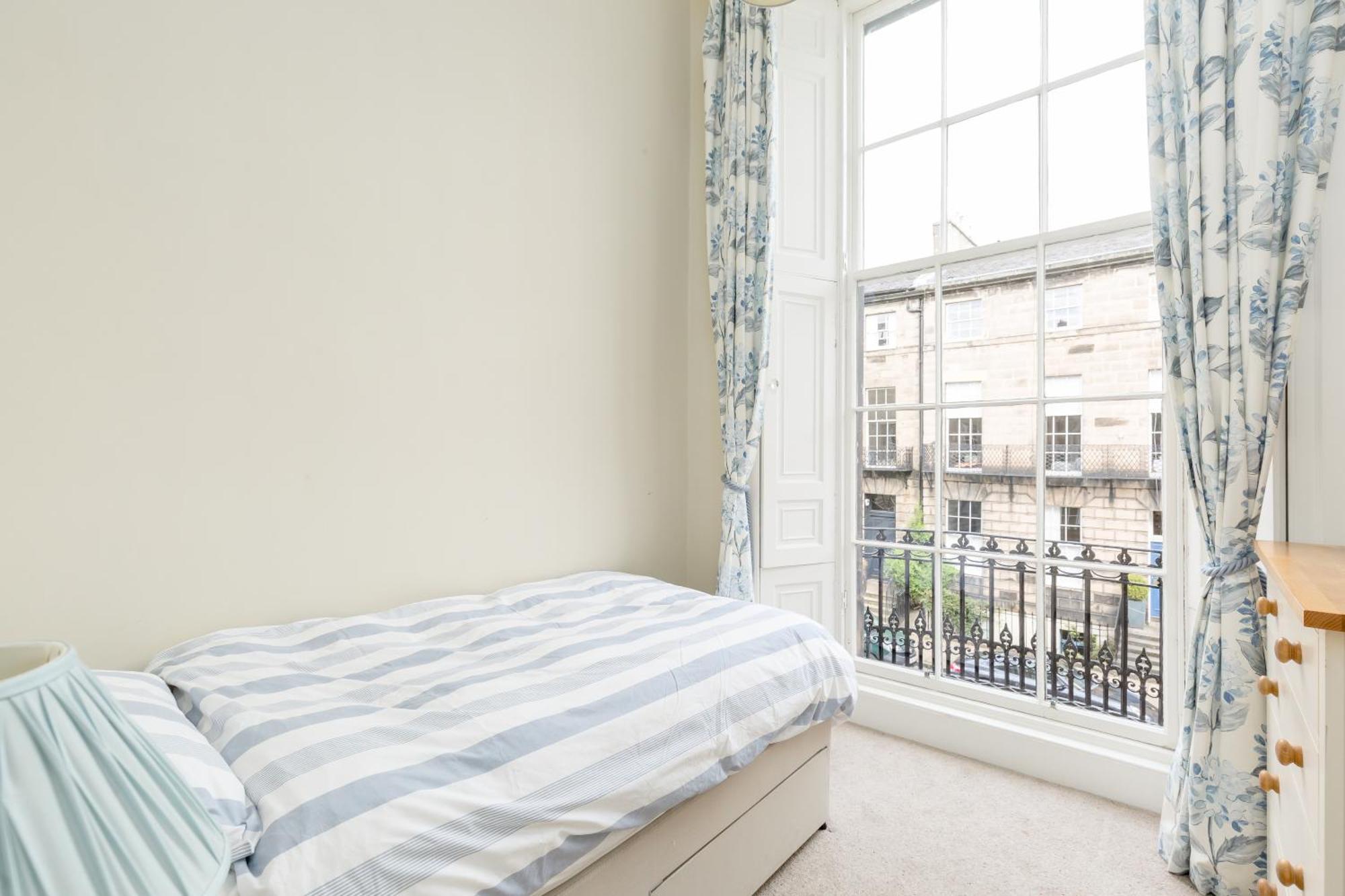 Light And Spacious 2 Bedroom Flat In Heart Of Edinburgh Luaran gambar