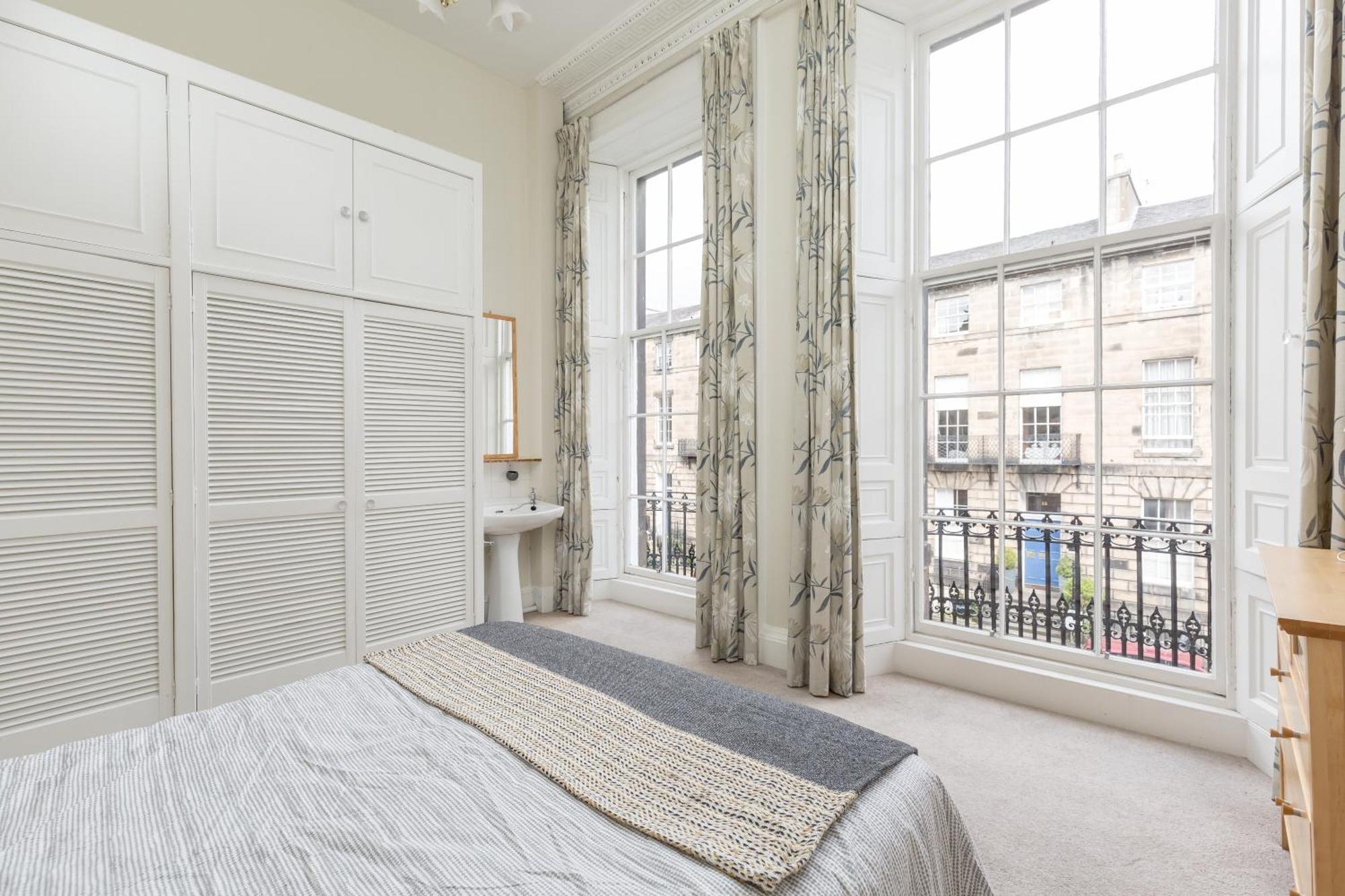 Light And Spacious 2 Bedroom Flat In Heart Of Edinburgh Luaran gambar