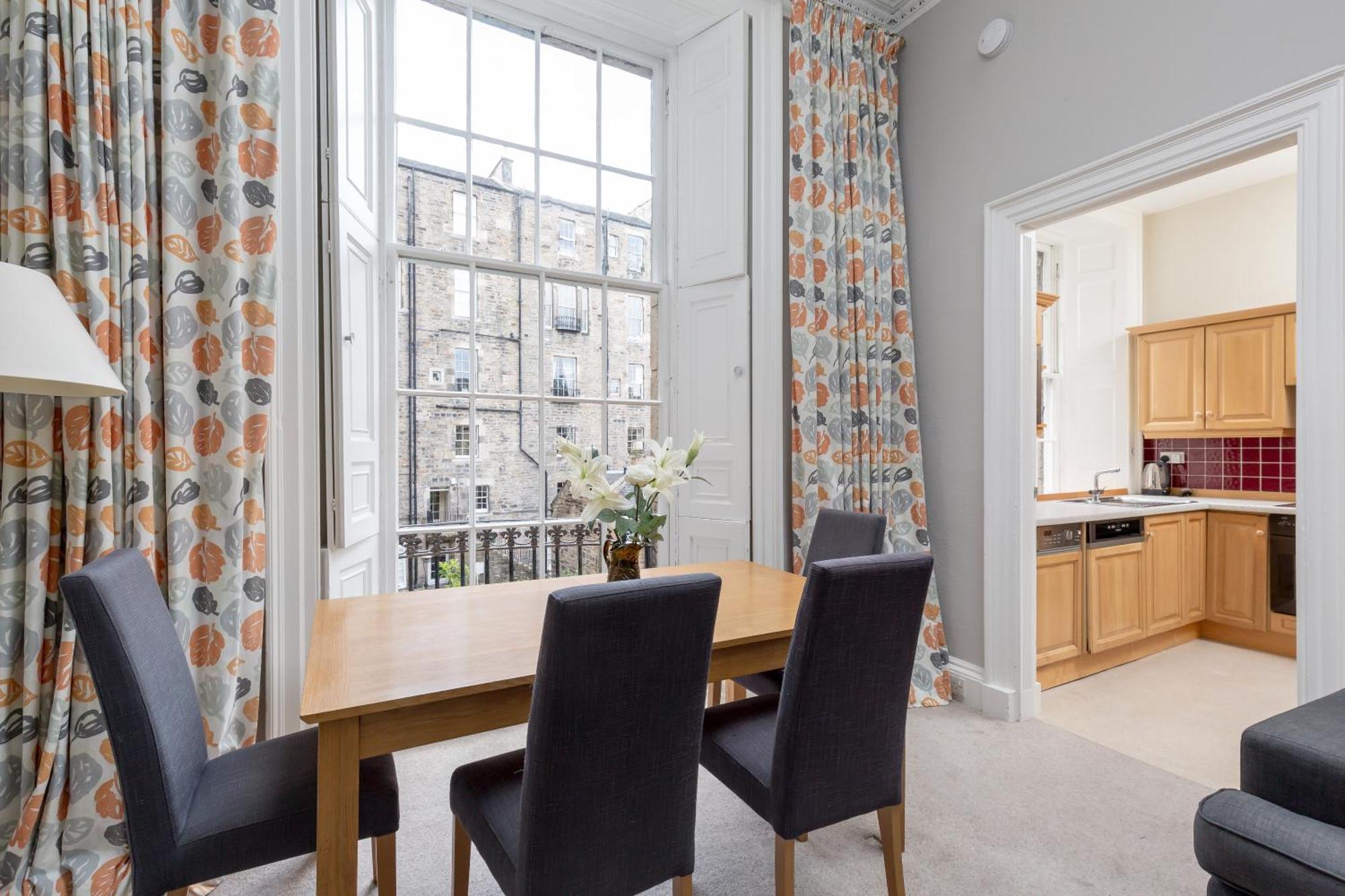 Light And Spacious 2 Bedroom Flat In Heart Of Edinburgh Luaran gambar